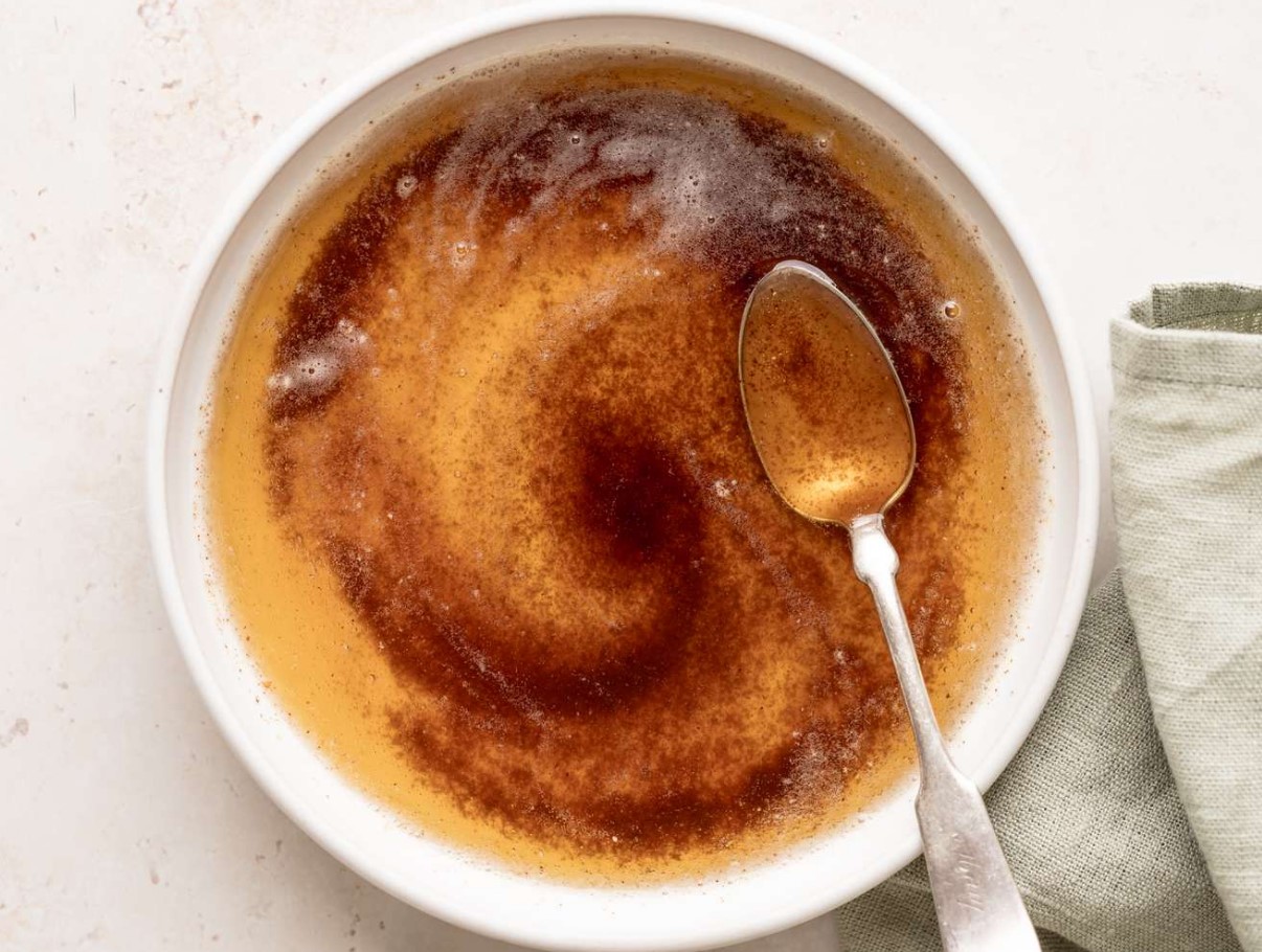 Prantslased nimetavad seda ühekomponentset kastet. Sellel on pähklimaitse, seda võib leivale määrida ja juustukooki lisada.