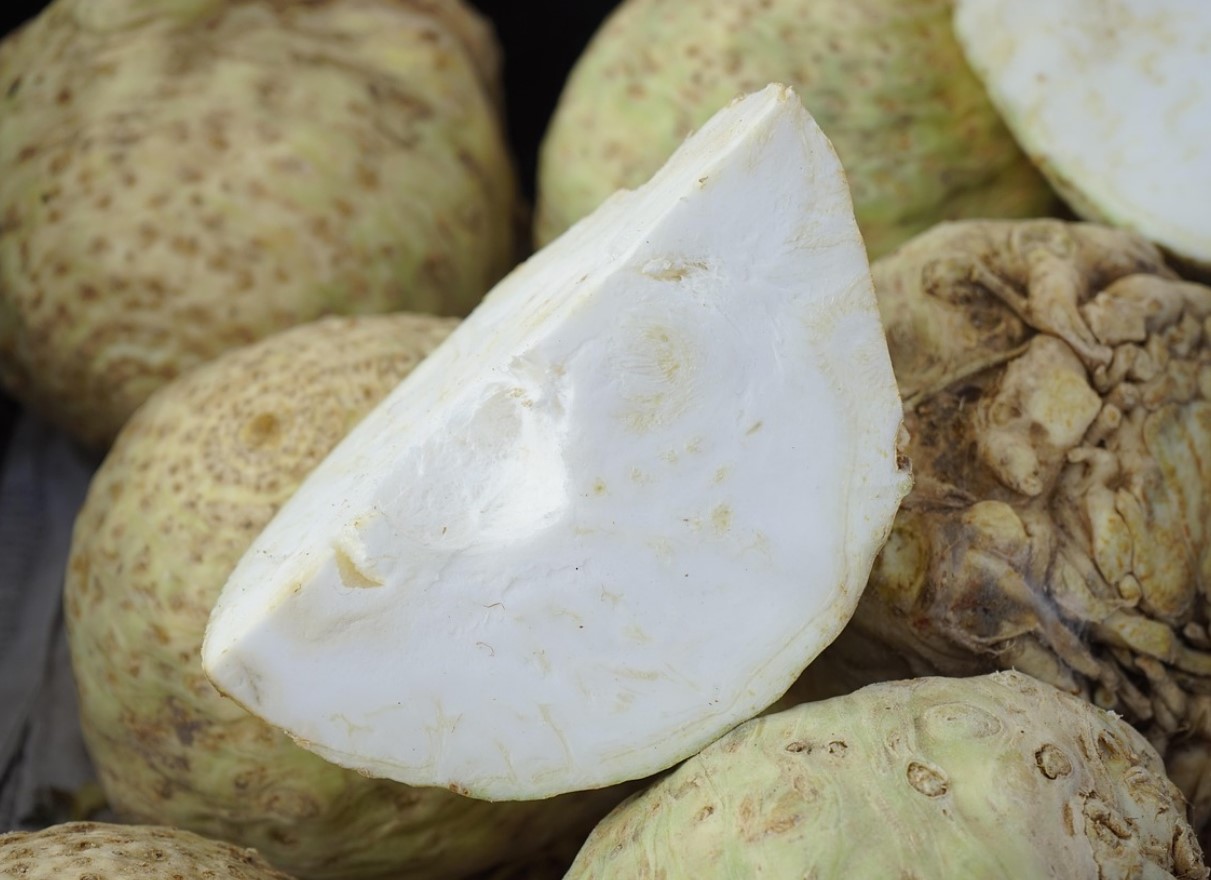 See peaks olema kohustuslik üle 60-aastaste inimeste toidus. See leevendab põletikke, toetab südame tööd ja aitab kaalust alla võtta.