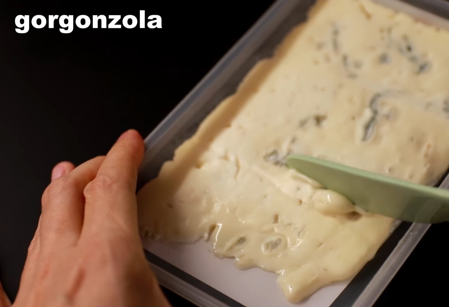 Pühademaagia: peida juust tainasse ja saad ideaalse suupiste jõuludeks