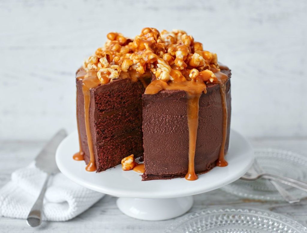 Ideaalne laste sünnipäevaks: šokolaad ja popkorn ühendatud ühes suurepärases koogis