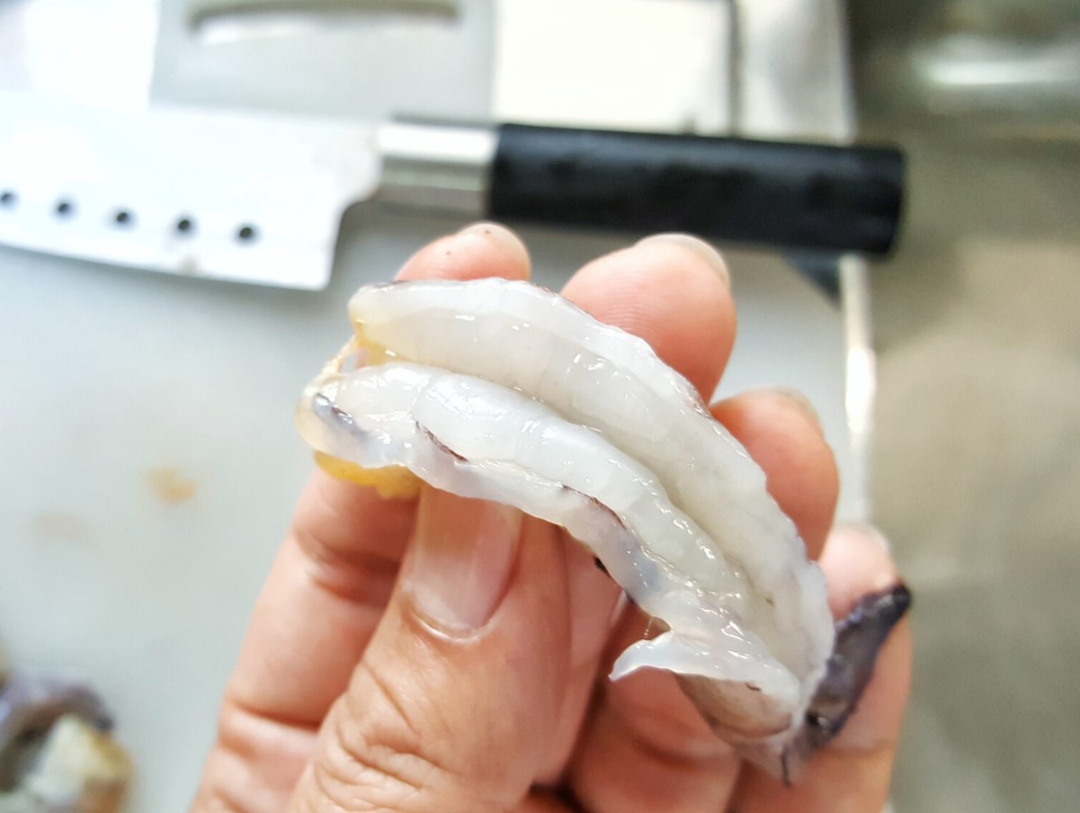 Kuidas puhastada krevette 2 sekundiga: Norra kalurite „keerutamise” meetod