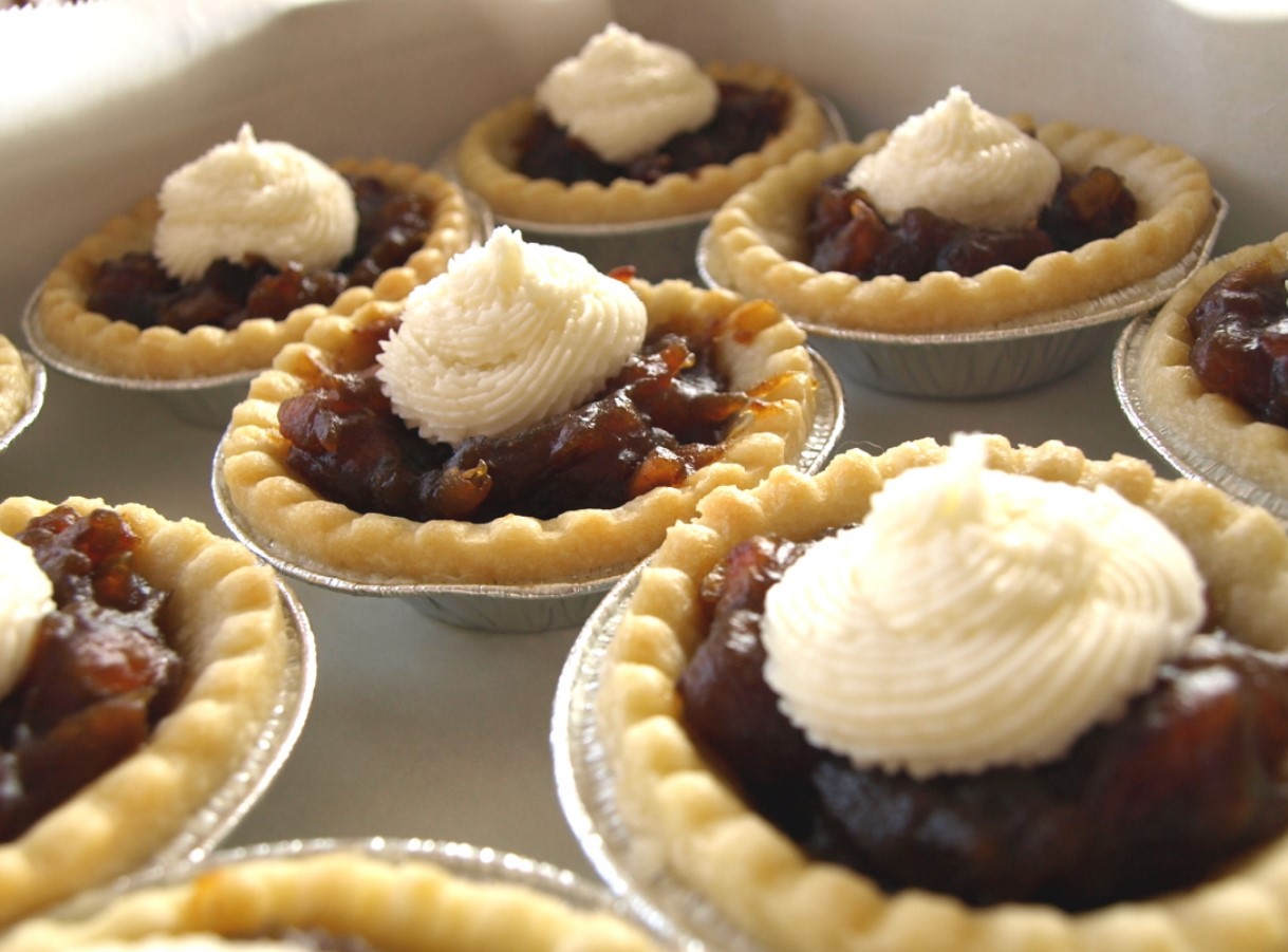 Valmistage see jõulukook kohe – külmikus muutub selle maitse sügavamaks ja pehmemaks.