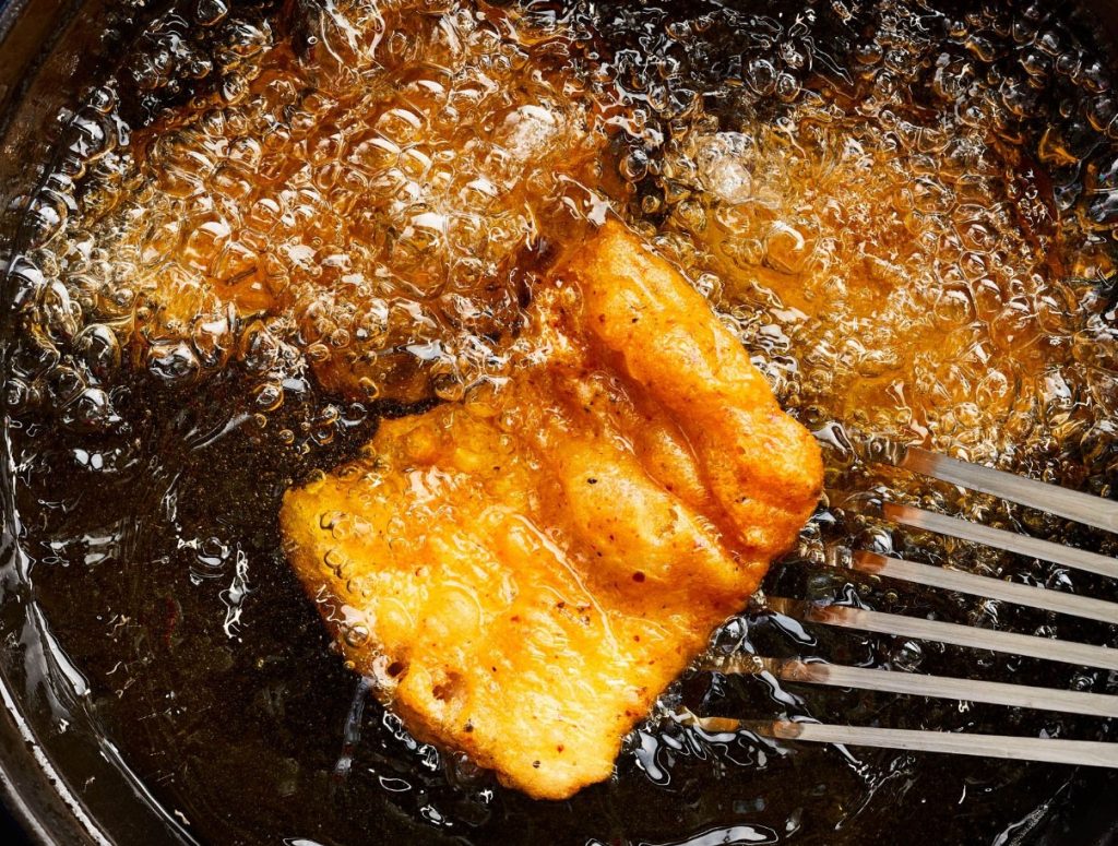 See on parim õli kala praadimiseks. See ei kleepu kinni ja liha jääb mahlakas ja krõbe.