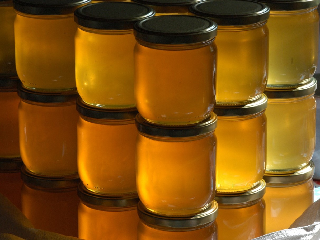 See lihtne meetod muudab kristalliseerunud mee tagasi vedelaks maiuspalaks.