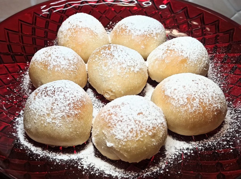 Küpsetatud Sitsiilia Iris ricottaga (Iris al forno): ideaalne hommikusöögiks või suupisteks igal ajal päeval