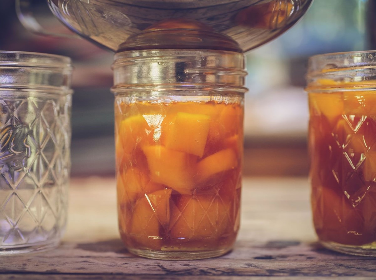 Soojendab paremini kui tee. Sügisene jook tšilli maitsega.