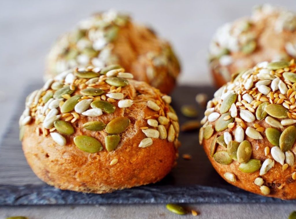 Küpseta pärmi- ja gluteenivaba ning seedimisele kasulik leib läätsedest