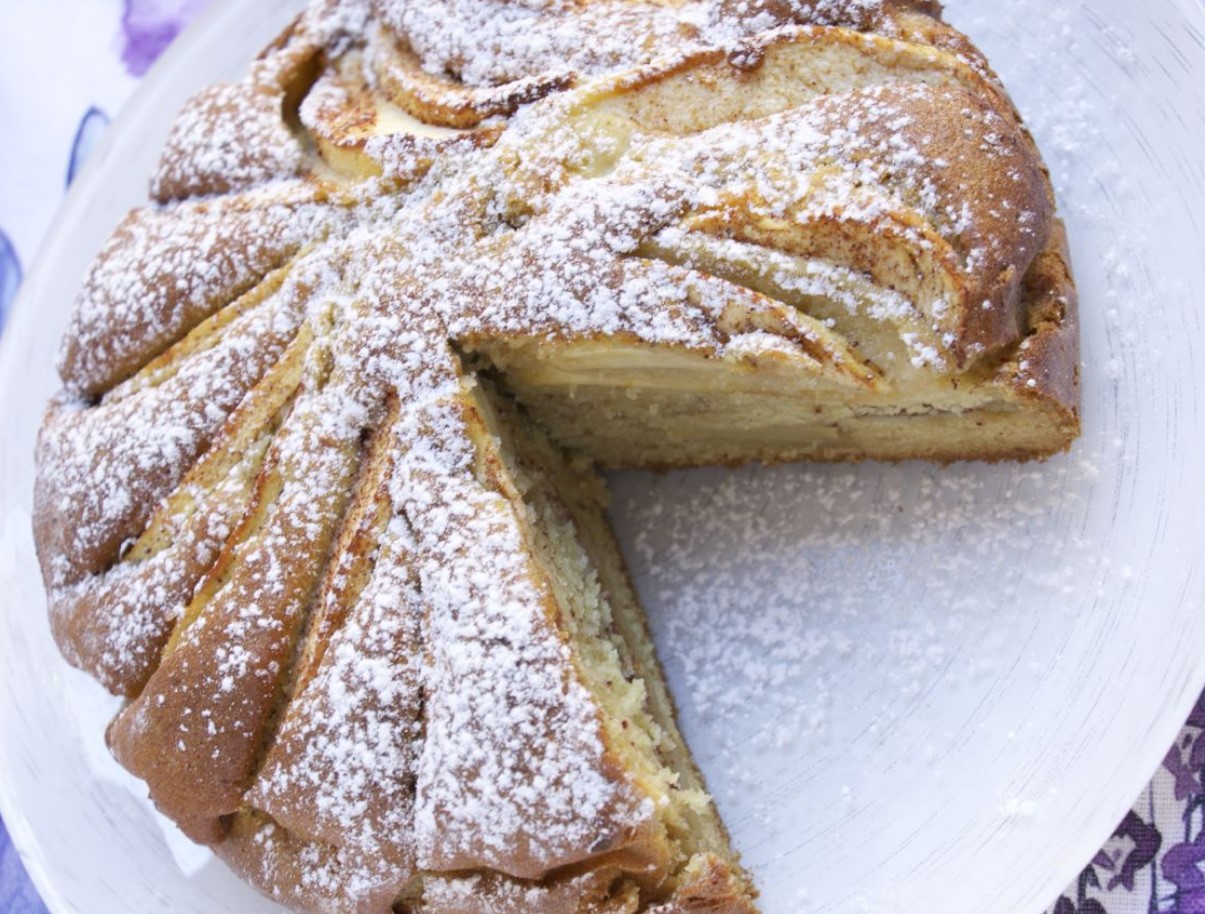 Õunte ja keefiri võlu: kerge ungari õunakook jõuludeks