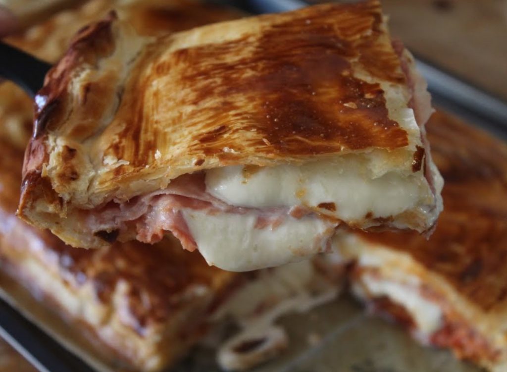 „Kuninganna jaoks“: Parigina pizza (taigna sõtkumata retsept)