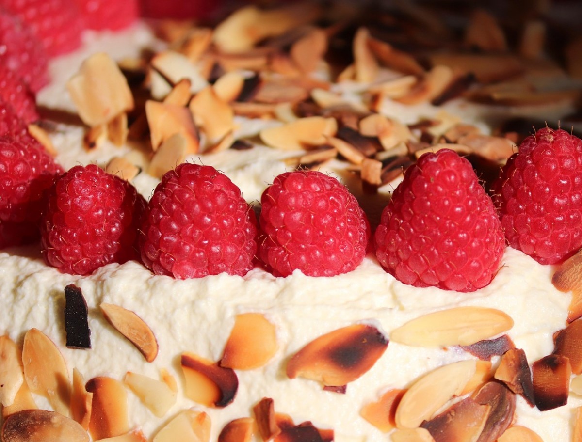 Mahlakas vaarikakook ahjus: ideaalsed jõuludeks sobivad kolmnurgad