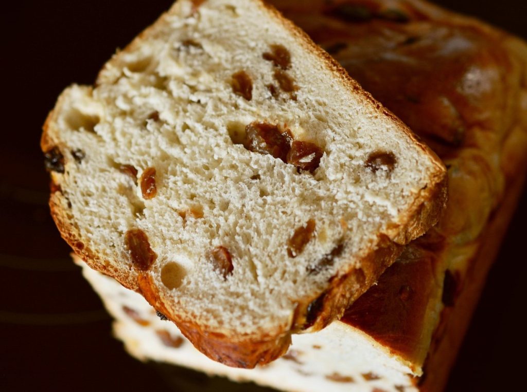 Miks rosinad vajuvad kooki põhja – ja kuidas seda vältida: rootsi nipp, mis toimib alati