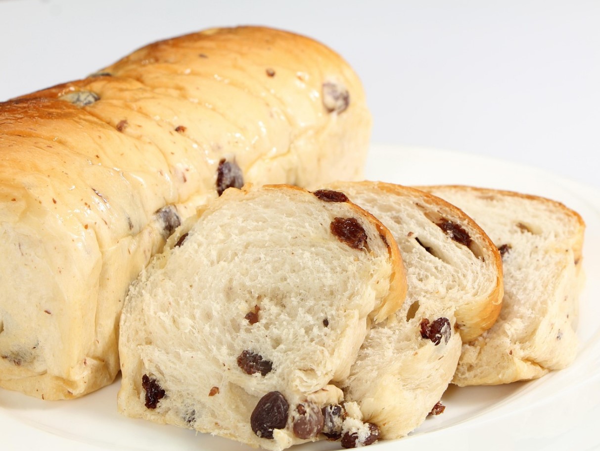 Miks rosinad vajuvad kooki põhja – ja kuidas seda vältida: rootsi nipp, mis toimib alati