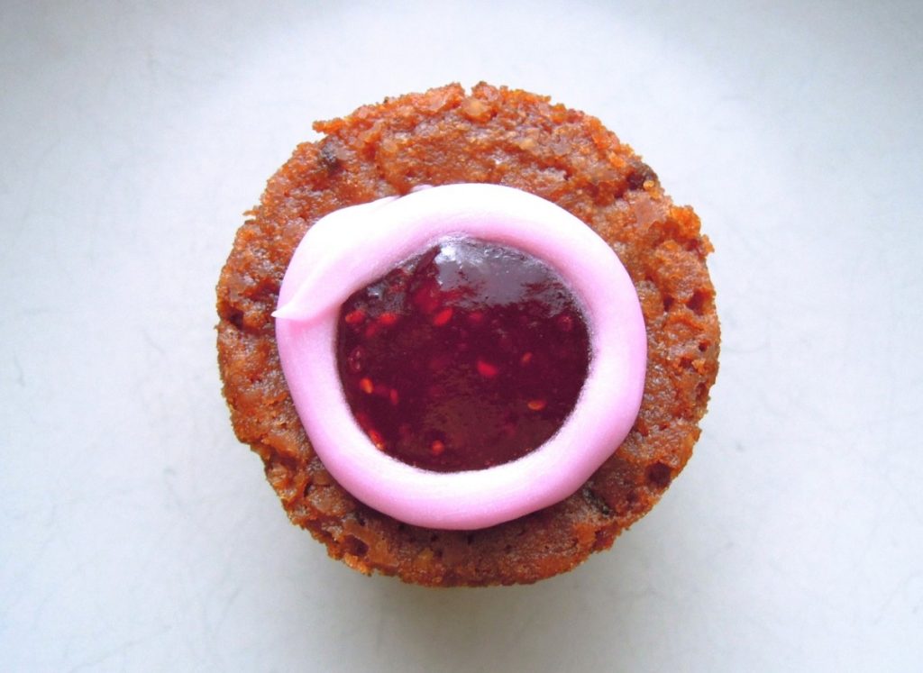 Kerged Runebergi koogid: vaja on ainult kaussi ja ahju