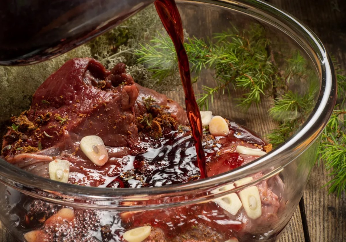 Millist teed kasutatakse Kaukaasia peredes šašlõki marinaadi valmistamiseks: iidne saladus õrna liha saamiseks