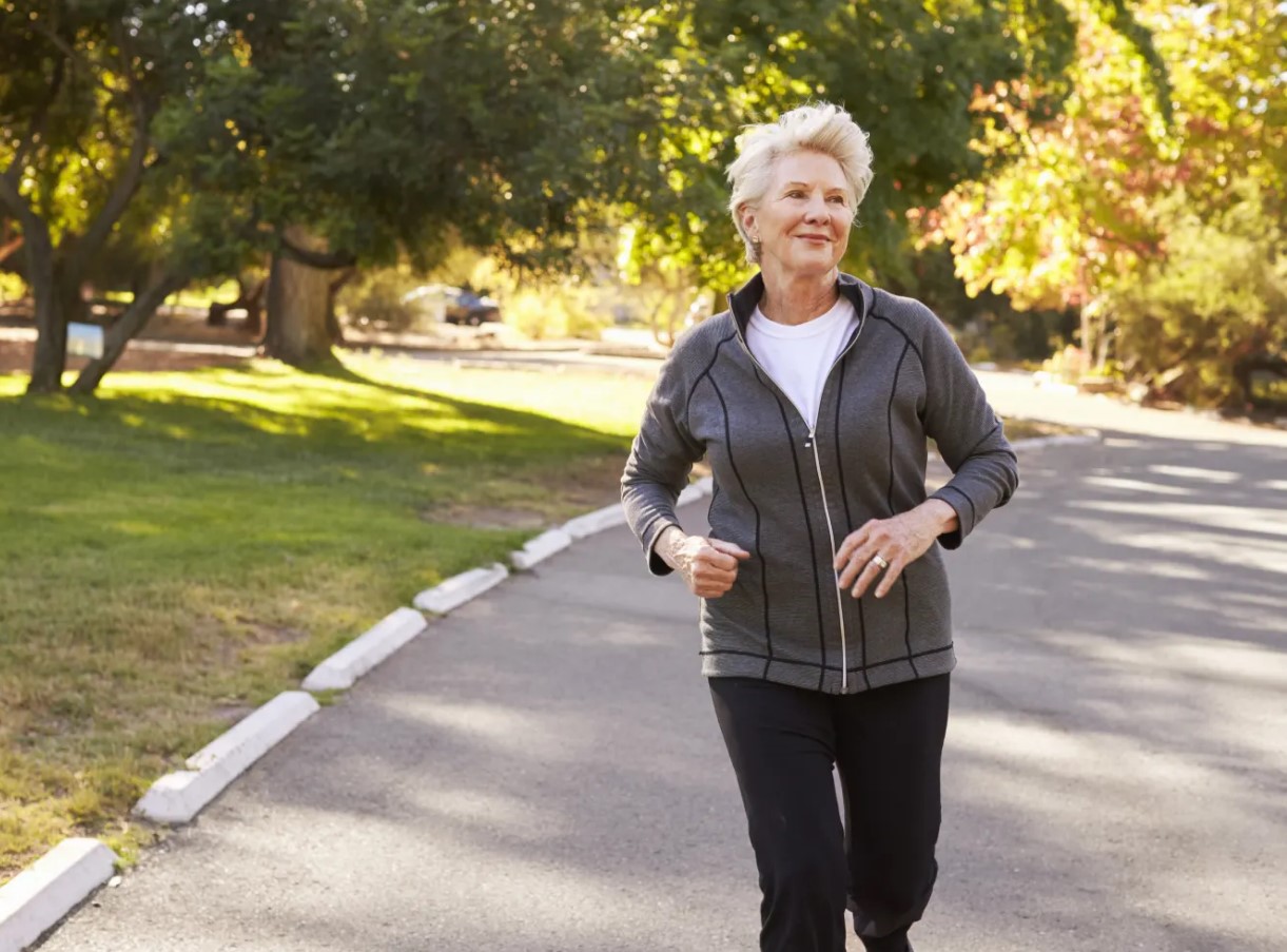Vaid mõned sammud päevas võivad lükata dementsuse tekkimist mitme aasta võrra edasi