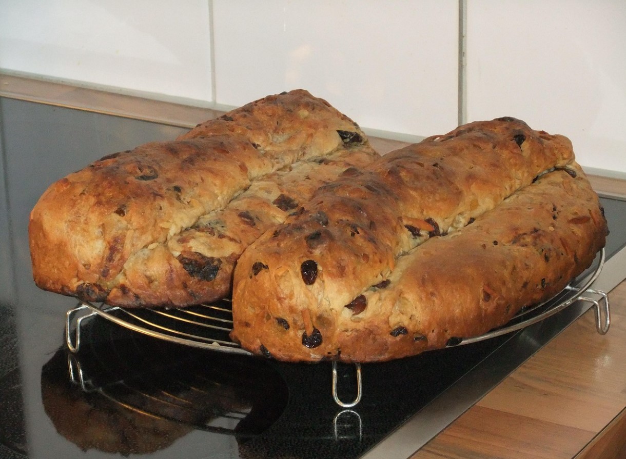 Jõulud stollen marzipaniga: vana saksa retsept, mis lõhnab imeliselt