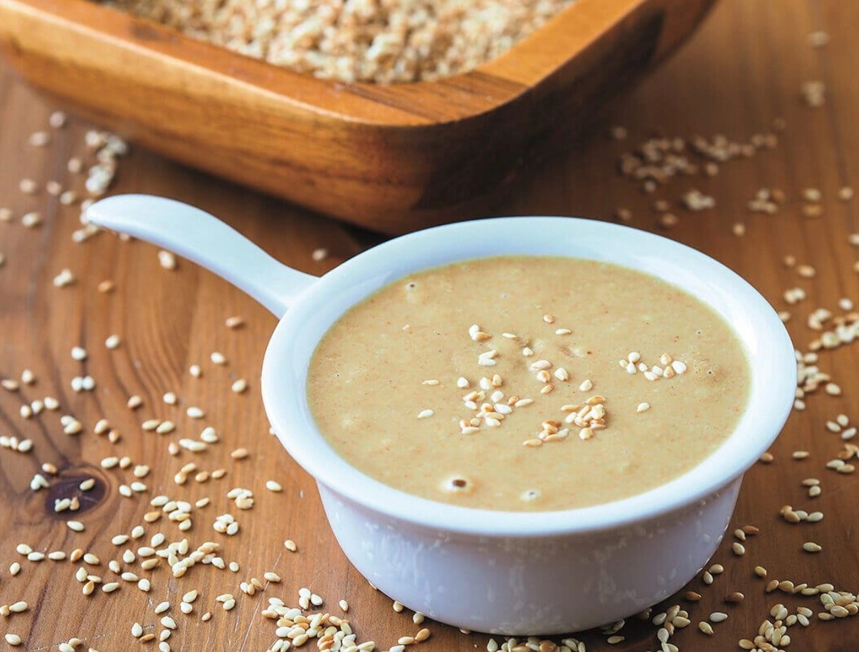 See tahini kaste sobib ideaalselt salatite, grillitud liha, falafeli või ahjus küpsetatud köögiviljade juurde.