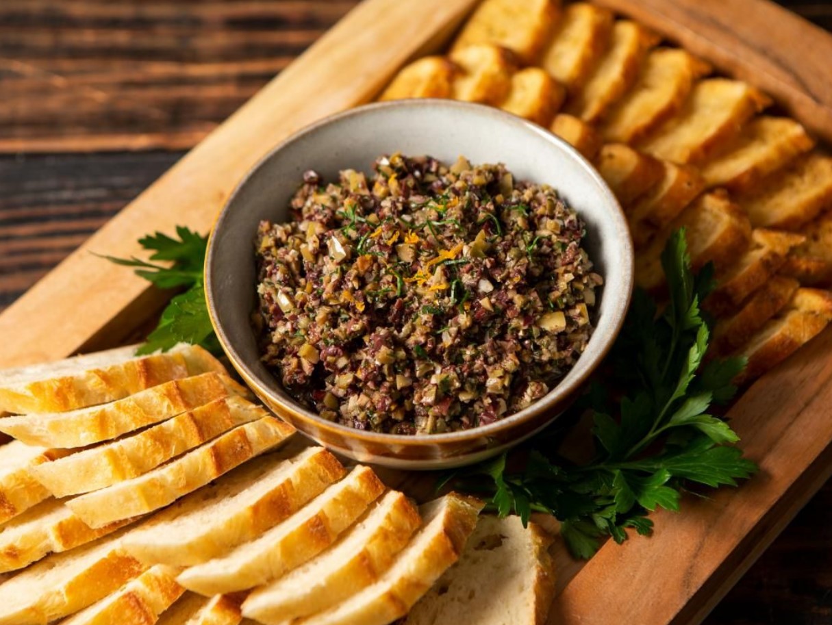 Must tapenade: vegan luksus Provence'ist jõululauale