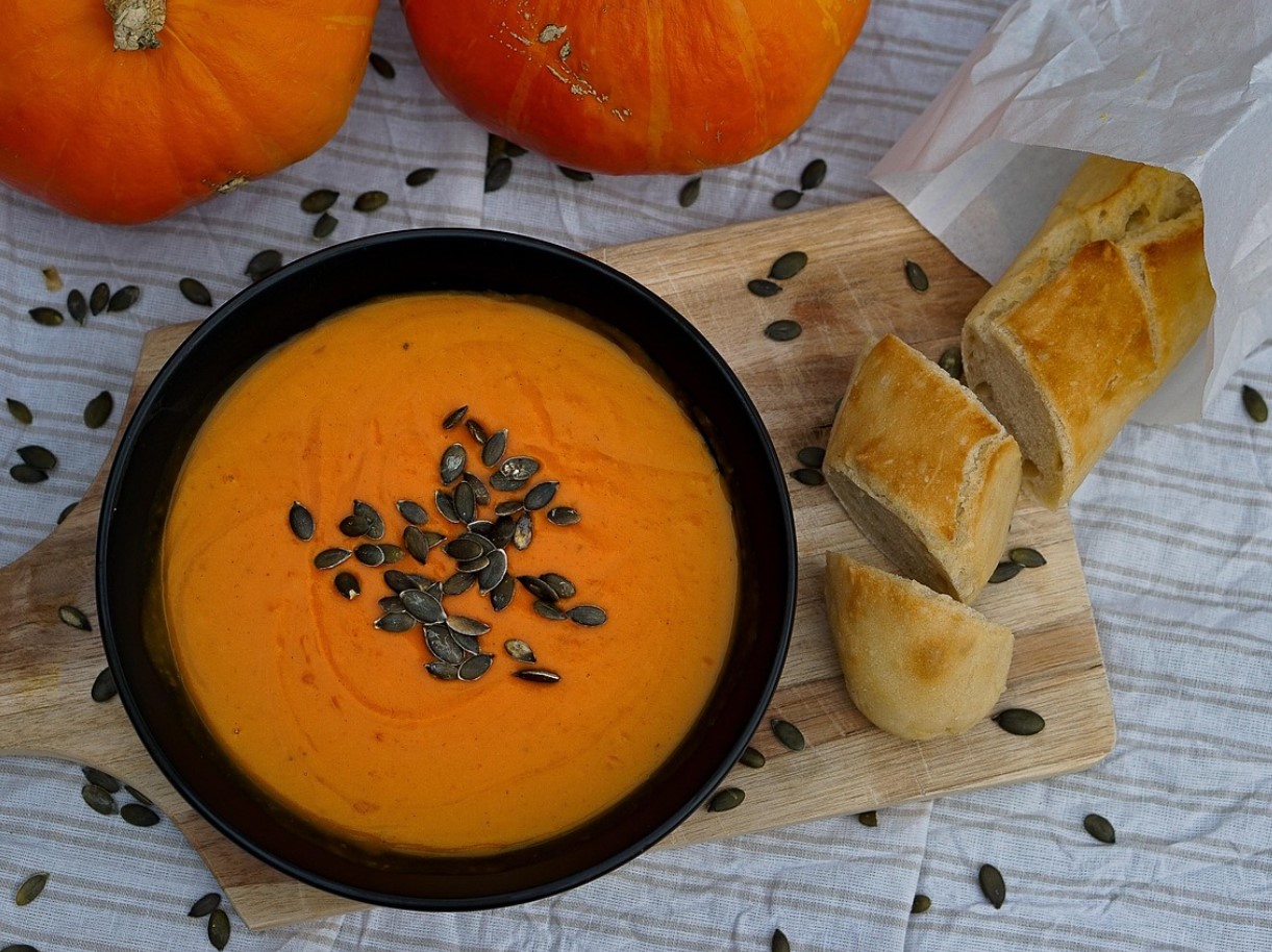 Jõulutoit Eestis: vegan kõrvitsasupp seemnete ja õliga