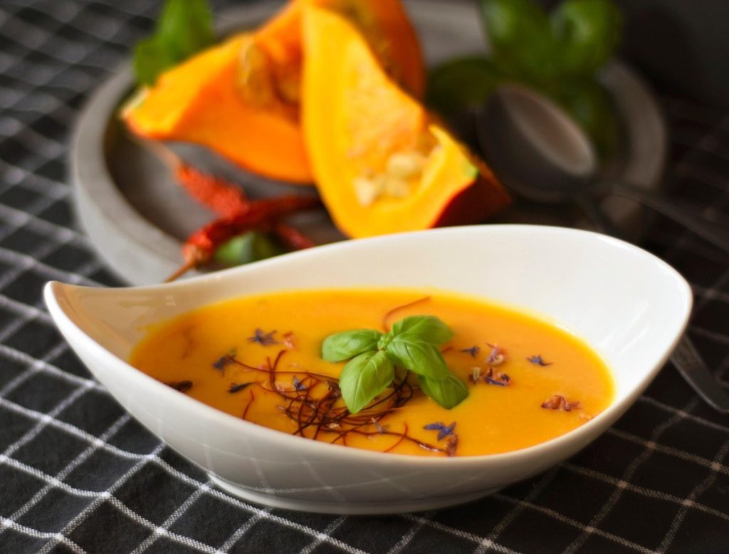 Jõulutoit Eestis: vegan kõrvitsasupp seemnete ja õliga