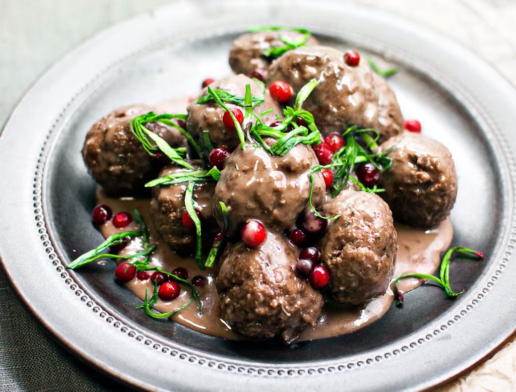 Lisage hirvelihapallid riisipudrule – need on parimad karjalapirukad, mida te kunagi söönud olete.