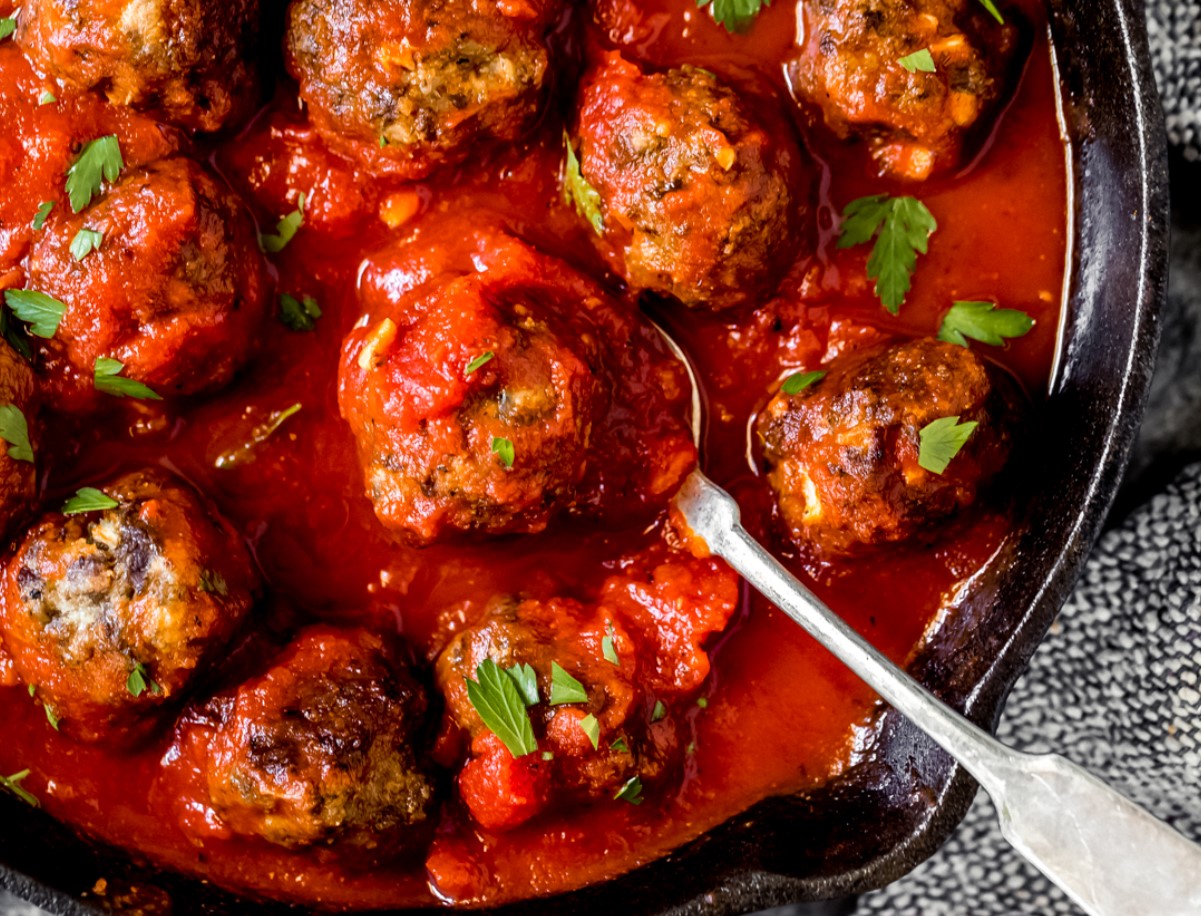 Lisage hirvelihapallid riisipudrule – need on parimad karjalapirukad, mida te kunagi söönud olete.