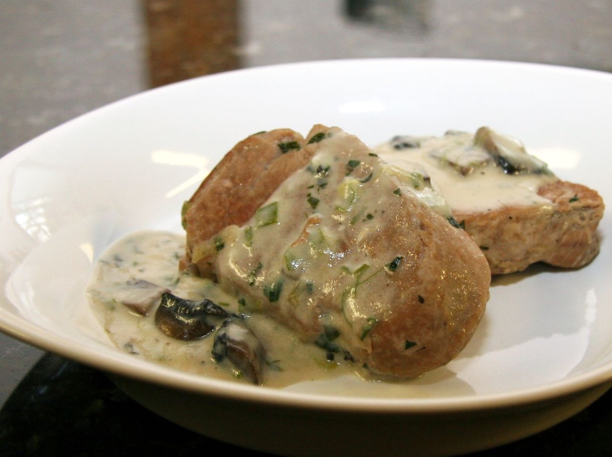 Ma teen need rullid maitsva kastmega kõigi pühakute päevaks. Pere saab kõhu täis.