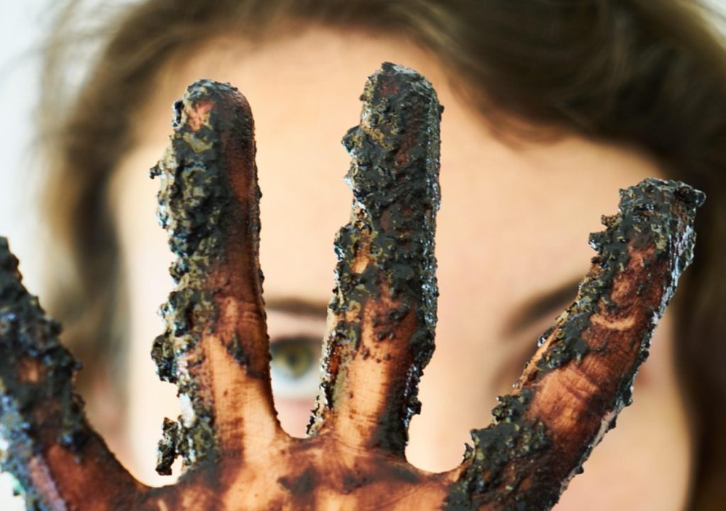 Te pole veel nii põhjalikult puhastanud õhupuhastit: lihtne trikk, mis peseb ära kuude jooksul kogunenud rasva